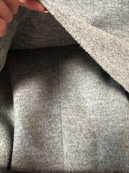 Asymetrický sivý kabát zn. Pietro Filipi originál - 10