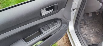 Ford Focus 1,6 benzín +LPG - 10