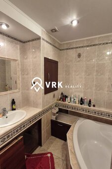 PRIESTRANNÝ 4 IZBOVÝ BYT S 2 LOGGIAMI, PEKINSKÁ, SÍDL. ŤAHAN - 10