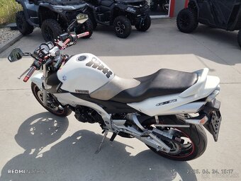 SUZUKI GSR 600 - 10