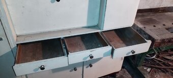 Starodávny kredenc - 10