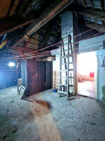 Tehlový rodinný dom v pôvodnom stave - Trenčín / Opatová - 10