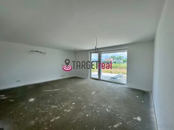 Novostavba 4 izbového rodinného domu s nádherným 720 m pozem - 10