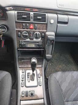 MERCEDES BENZ W210 E320 CDi  ROK-2000 - 10