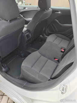 Mercedes-Benz B - 10