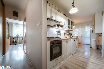 Na PREDAJ PREROBENÝ 3 IZB. BYT, M. BENKU, 72 M2, ,,STARÝ SEK - 10