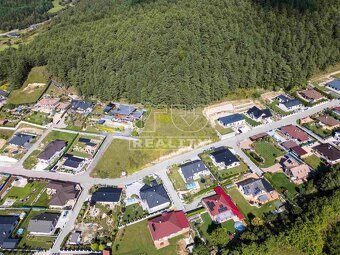 Na predaj STAVEBNÝ pozemok- Pružina - 10