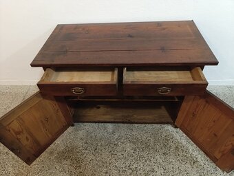 Starožitná komoda, nábytek z masívu, Nábytek s příběhem - 10