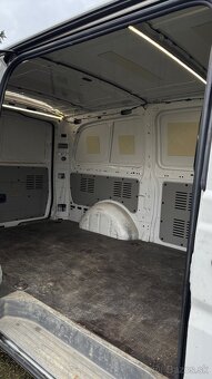 Mercedes Benz Vito 2010 + nové pneu - 10