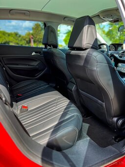 Peugeot 308 GT Line 1.6 THP (115 kW), r. 2014 - 10