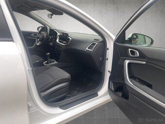 Predám KIA CEED 1,5 T - GDI, Silver + Silver pack, MT6 - 10