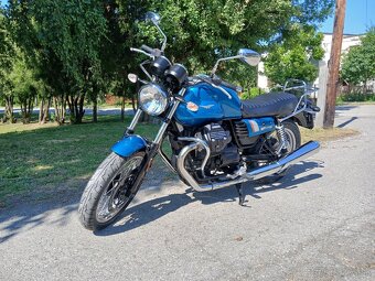 Moto Guzzi V7 Special - 10