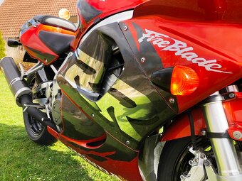 Honda CBR 900RR Fireblade SC33, Top stav, nová cena - 10