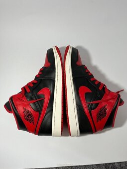 Nike Air Jordan 1 Mid - 10