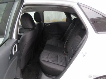 Kia Ceed 1.5 T-GDi odp. DPH 2586km - 10