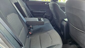 Kia Ceed SW 1.5 T-GDi Gold - 10