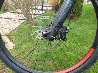 predám horský bicyke cross dt swiss zn. Stay true - 10