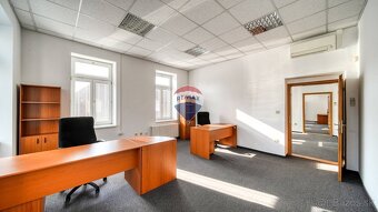 Administratívne priestory na prenájom v reprezentatívnej bud - 10