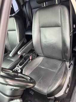 REZERVOVANE Land Rover Freelander 2 2.2 HSE 118kW - 10