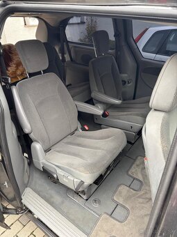 Predám Chrysler Grand Voyager 3.3 V6 2006 - 10