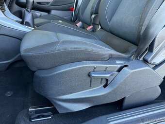 Ford B-MAX 1.0/74kW Eco Boost 1.Maj ČR r.v. 2015 - 10