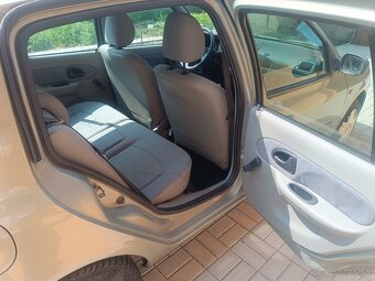 Renault Clio 2002 - 10