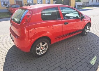 Fiat Grande Punto 1,2 i benzín manuál 51 kw - 10