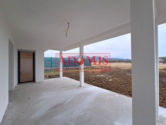 Predám 4izbový bungalov Ruskov,kolaudácia,652m2,Ruskov, len - 10