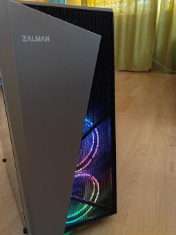 Výkonný počítač Xeon (64GB RAM) - 10