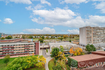 BOSEN | 2- izbový byt so zasklenou lodžiou a výhľadom na jaz - 10