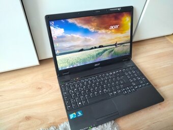 predám notebook Acer extensa 5635 / 4gb ram /250gb hdd - 10