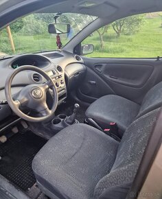 Toyotu Yaris 1.0 2005 - 10