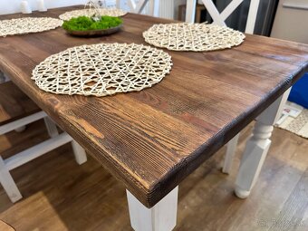 Kuchynský drevený stôl masívny so stoličkami - 10