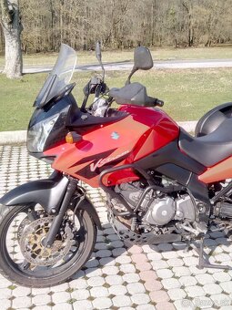 Suzuki DL650 V-Strom - 10