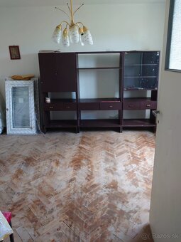 NA PREDAJ RODINNÝ DOM OLŠOVANY - 10