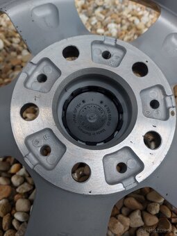 Nové originálne kolesá BMW 5x120R16 - 10