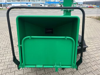 Mobilný sekač dreva so spaľovacím motorom, drvič konárov - 10