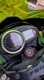 KAWASAKI Z750R. ROK.VYR. 2012. - 10