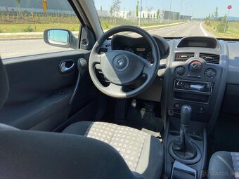 RENAULT MEGANE 1.4i 16V - 10