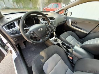 Kia Ceed - 10