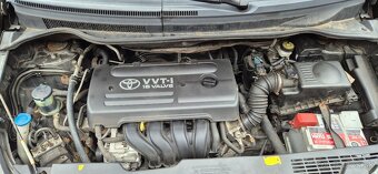 Toyota corolla verso 1.6 - 10