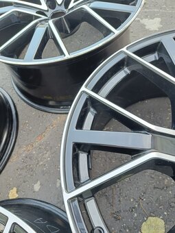 Audi ALU disky R22 10J, 5x112, AUDI Sport Q7,Q8,RS6,RS7 - 10