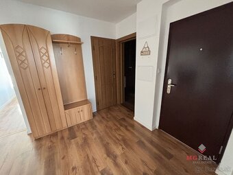 3 izbový byt balkónom a garážou Topoľčany- Mravenisko / P - 10