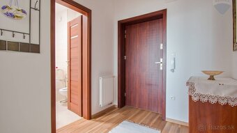 Na prenájom 2 izbový byt, 50 m2, balkón, parkovacie státie, - 10