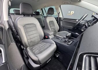 Volkswagen Golf VII 1.4TSi, Highline, Virtual manuál 92 kw - 10