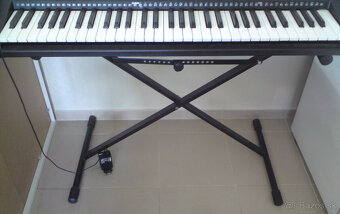 Klavír Yamaha E 453 - 10