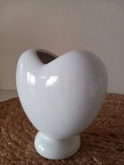 Biela keramická váza v tvare srdca 15x13x8 cm - 10