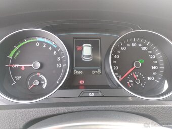 Volkswagen Golf e - 10