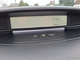 Citroen C4 1.4 Benzín - 10