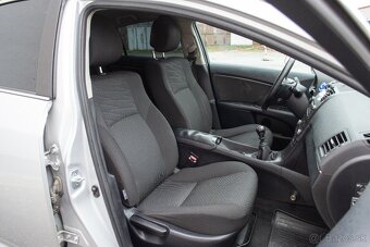 Toyota Avensis 2.0l D-4D - 10